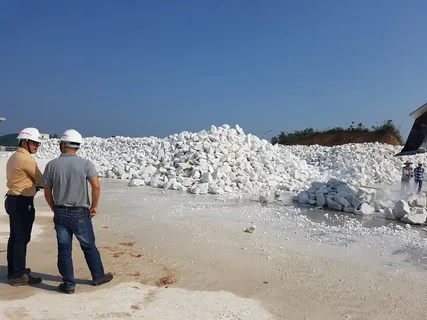 خاک صنعتی کائولن مخصوص صنایع سرامیک و کاشی